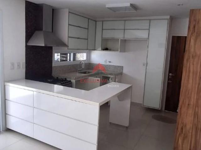 Casa / Sobrado em Condomínio para Locação em São José dos Campos/SP Jardim Uirá 4 Quartos
