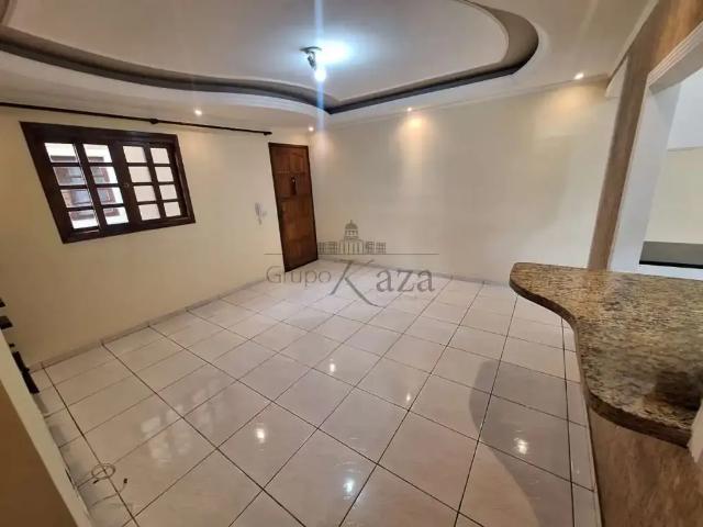 Casa / Sobrado em Condomínio para Locação em São José dos Campos/SP Jardim Vale do Sol 3 Quartos