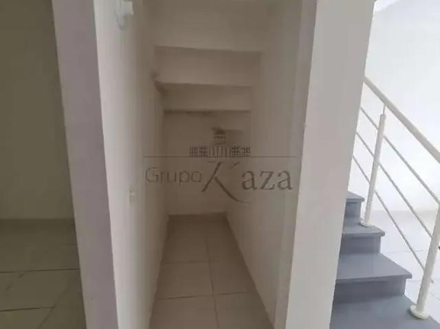 Casa / Sobrado em Condomínio para Locação em São José dos Campos/SP Monte Castelo 2 Quartos