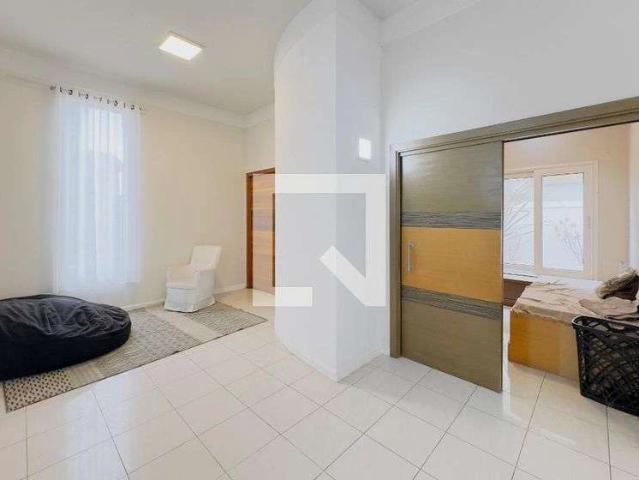 Casa / Sobrado em Condomínio para Locação em São José dos Campos/SP Parque Residencial Aquarius 8 Quartos