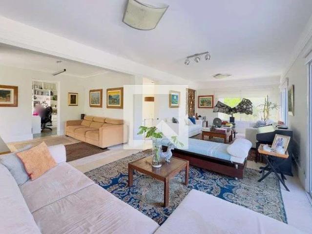 Casa / Sobrado em Condomínio para Locação em São José dos Campos/SP Quinta das Flores 4 Quartos