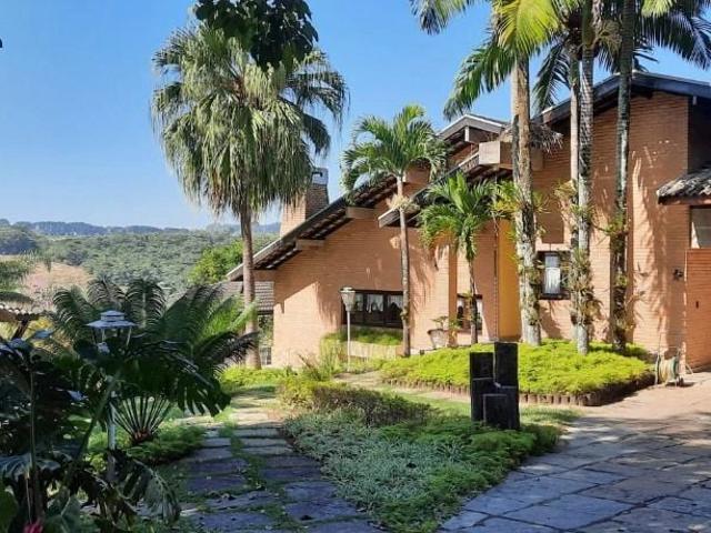Casa / Sobrado em Condomínio para Locação em São José dos Campos/SP Quinta das Flores 5 Quartos