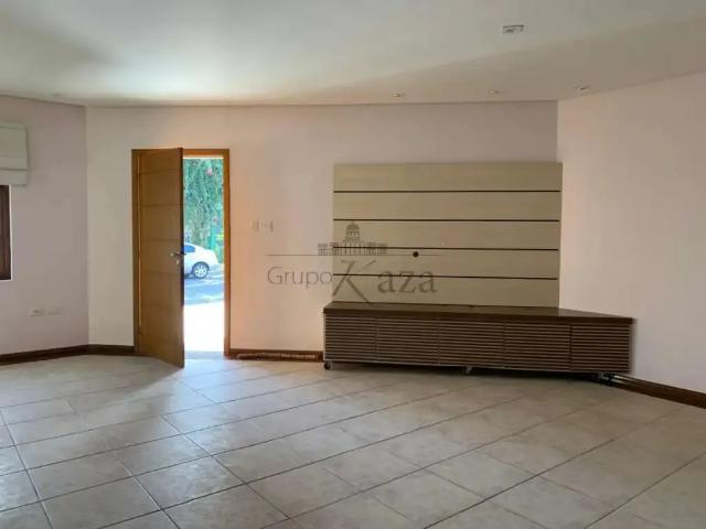 Casa / Sobrado em Condomínio para Locação em São José dos Campos/SP Urbanova 4 Quartos