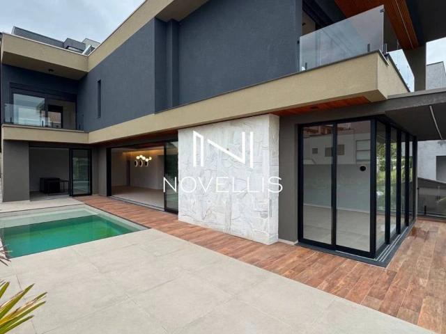 Casa / Sobrado em Condomínio para Locação em São José dos Campos/SP Urbanova 4 Quartos
