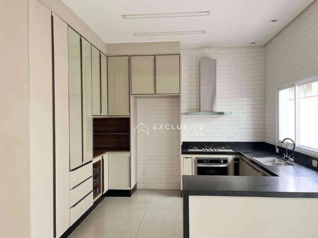 Casa / Sobrado em Condomínio para Locação em São José dos Campos/SP Urbanova 5 Quartos