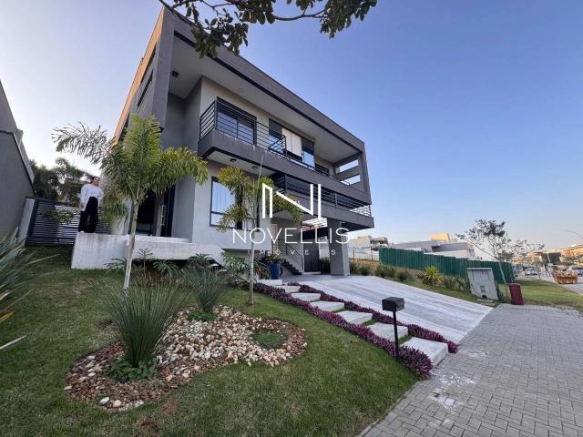 Casa / Sobrado em Condomínio para Locação em São José dos Campos/SP Urbanova 5 Quartos
