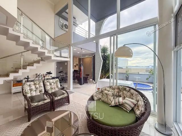 Casa / Sobrado em Condomínio para Locação em São José dos Campos/SP Urbanova 5 Quartos