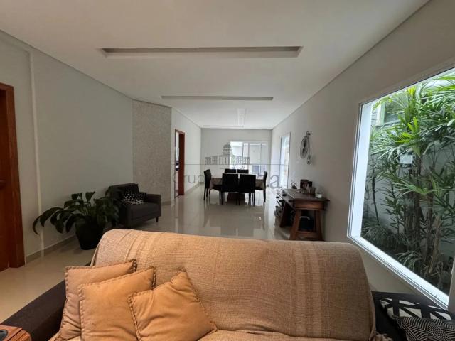 Casa / Sobrado em Condomínio para Locação em São José dos Campos/SP Urbanova 5 Quartos