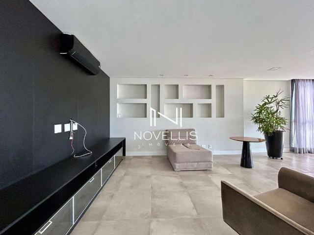 Casa / Sobrado em Condomínio para Locação em São José dos Campos/SP Urbanova 5 Quartos