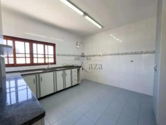 Casa / Sobrado em Condomínio para Locação em São José dos Campos/SP Urbanova III 4 Quartos