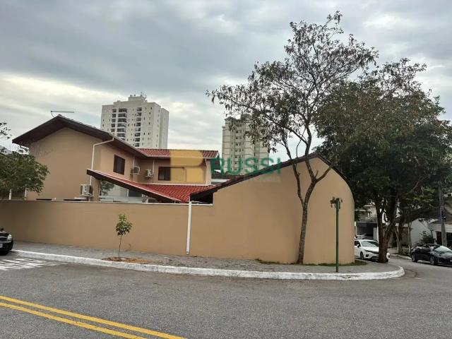 Casa / Sobrado em Condomínio para Locação em São José dos Campos/SP Urbanova IV A 3 Quartos
