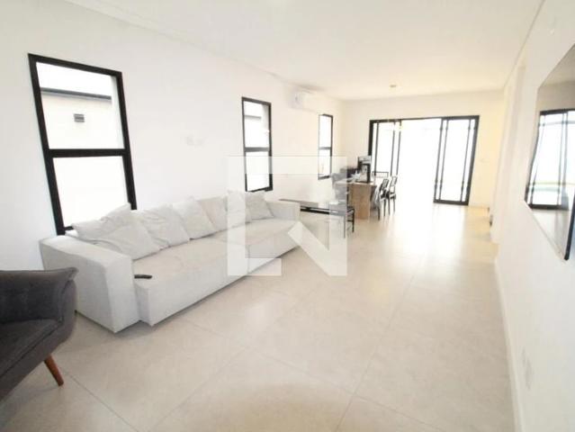 Casa / Sobrado em Condomínio para Locação em São José dos Campos/SP Urbanova VII 5 Quartos