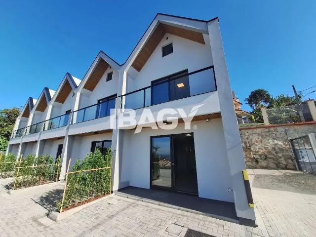 Casa / Sobrado em Condomínio para Locação em São José/SC Centro 2 Quartos