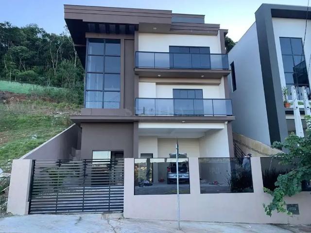 Casa / Sobrado em Condomínio para Locação em São José/SC Forquilhas 4 Quartos