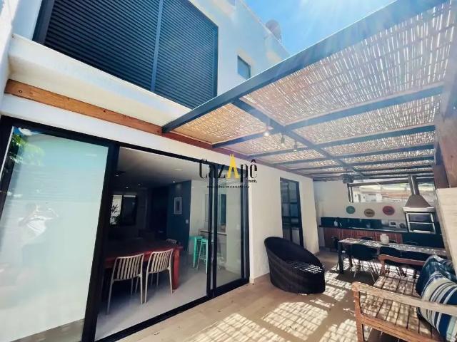 Casa / Sobrado em Condomínio para Locação em São Sebastião/SP Camburi 5 Quartos