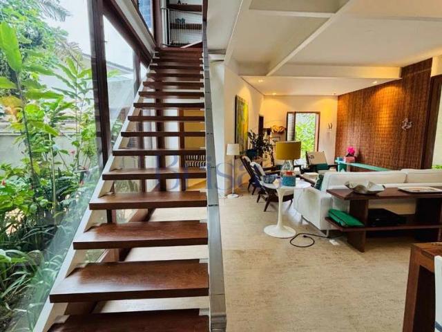 Casa / Sobrado em Condomínio para Locação em São Sebastião/SP Baleia 4 Quartos