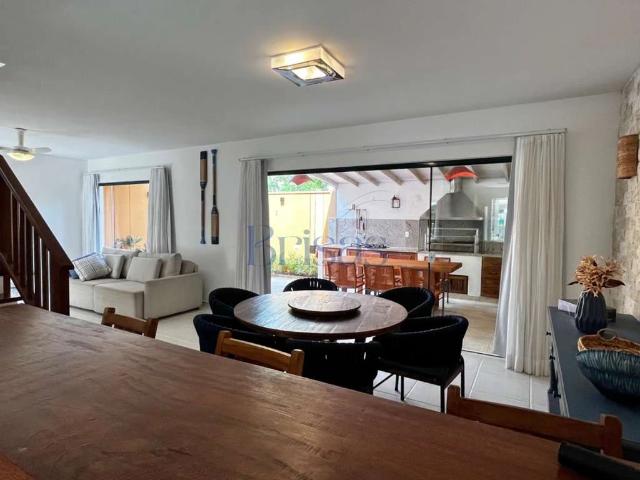Casa / Sobrado em Condomínio para Locação em São Sebastião/SP Barra do Sahy 4 Quartos