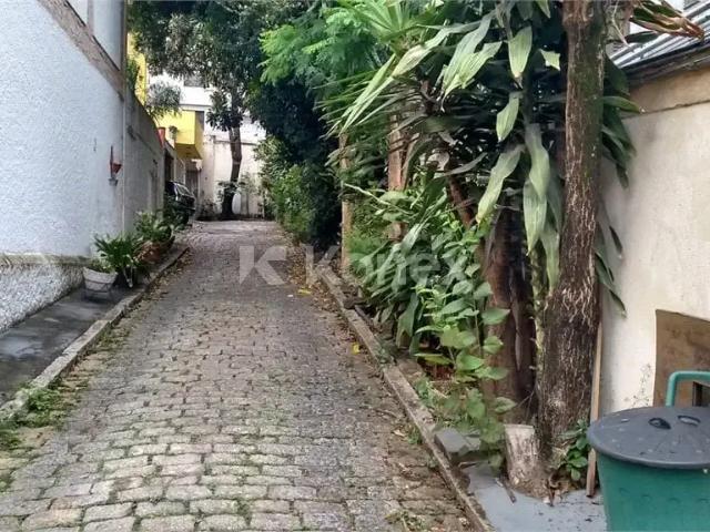 Casa / Sobrado em Condomínio para Locação em São Paulo/SP Vila Romana 4 Quartos