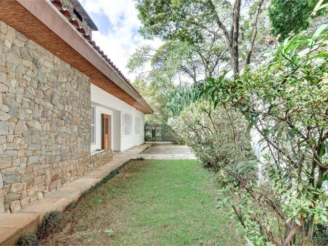 Casa / Sobrado em Condomínio para Locação em São Paulo/SP Alto da Boa Vista 3 Quartos