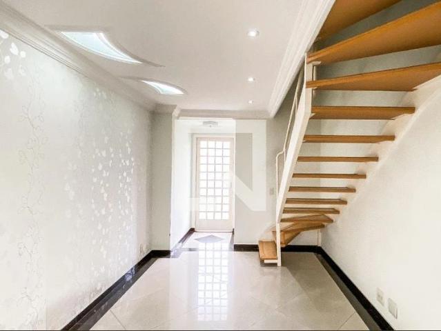 Casa / Sobrado em Condomínio para Locação em São Paulo/SP Cangaíba 3 Quartos