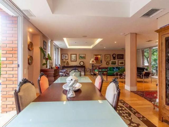 Casa / Sobrado em Condomínio para Locação em São Paulo/SP Cidade Jardim 4 Quartos