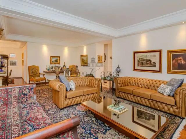 Casa / Sobrado em Condomínio para Locação em São Paulo/SP Cidade Jardim 4 Quartos