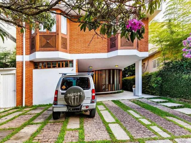 Casa / Sobrado em Condomínio para Locação em São Paulo/SP Jardim Morumbi 5 Quartos