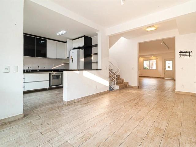 Casa / Sobrado em Condomínio para Locação em São Paulo/SP Jardim Prudência 4 Quartos