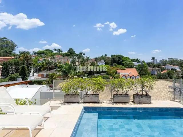 Casa / Sobrado em Condomínio para Locação em São Paulo/SP Morumbi 3 Quartos