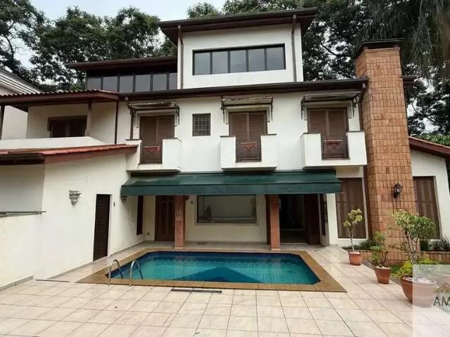 Casa / Sobrado em Condomínio para Locação em São Paulo/SP Morumbi 4 Quartos