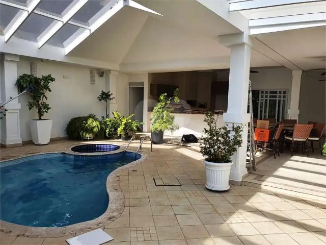 Casa / Sobrado em Condomínio para Locação em São Paulo/SP Morumbi 5 Quartos