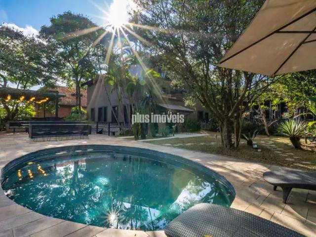 Casa / Sobrado em Condomínio para Locação em São Paulo/SP Morumbi 5 Quartos