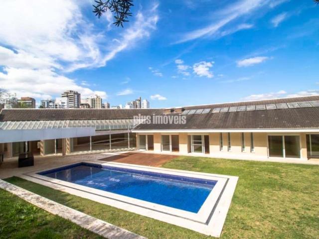 Casa / Sobrado em Condomínio para Locação em São Paulo/SP Real Parque 5 Quartos