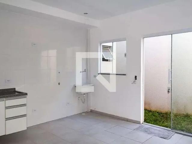 Casa / Sobrado em Condomínio para Locação em São Paulo/SP Sapopemba 1 Quartos