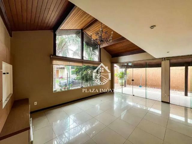 Casa / Sobrado em Condomínio para Locação em São Pedro da Aldeia/RJ Centro 5 Quartos