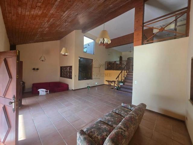 Casa / Sobrado em Condomínio para Locação em São Roque/SP Bairro do Carmo 4 Quartos