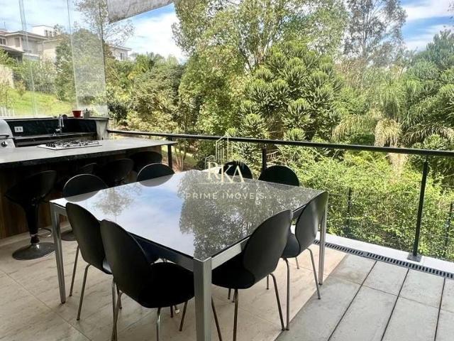 Casa / Sobrado em Condomínio para Locação em Santana de Parnaíba/SP Cidade Tamboré 4 Quartos