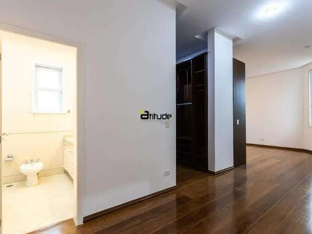 Casa / Sobrado em Condomínio para Locação em Santana de Parnaíba/SP Alphaville 4 Quartos