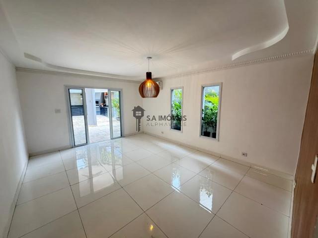 Casa / Sobrado em Condomínio para Locação em Santana de Parnaíba/SP Alphaville 4 Quartos