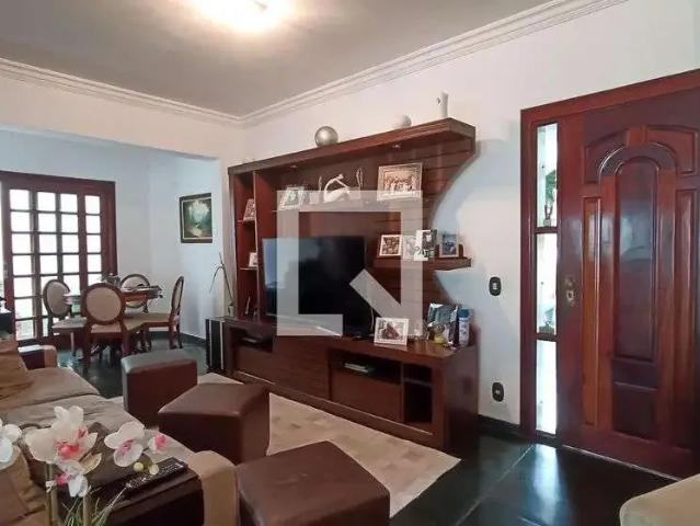 Casa / Sobrado em Condomínio para Locação em Santana de Parnaíba/SP Alphaville 4 Quartos