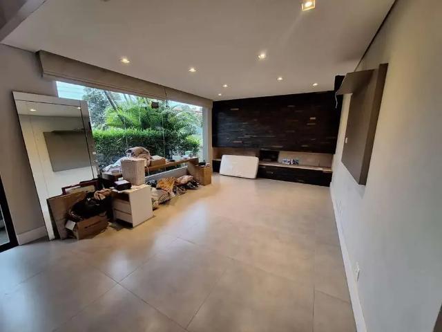 Casa / Sobrado em Condomínio para Locação em Santana de Parnaíba/SP Alphaville 4 Quartos