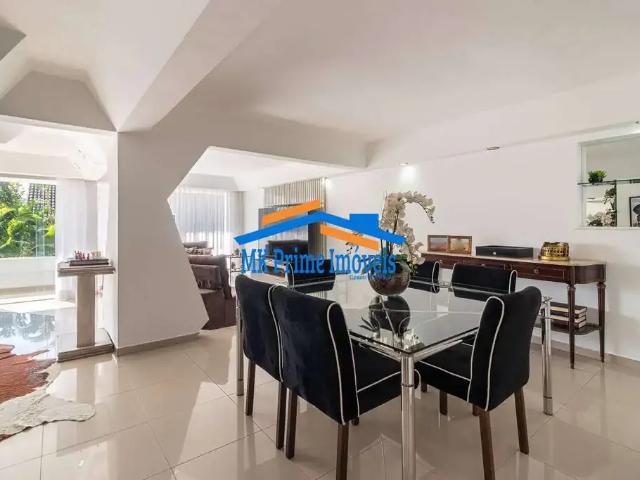 Casa / Sobrado em Condomínio para Locação em Santana de Parnaíba/SP Alphaville 4 Quartos