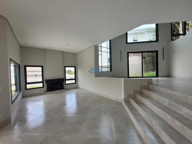Casa / Sobrado em Condomínio para Locação em Santana de Parnaíba/SP Alphaville 4 Quartos
