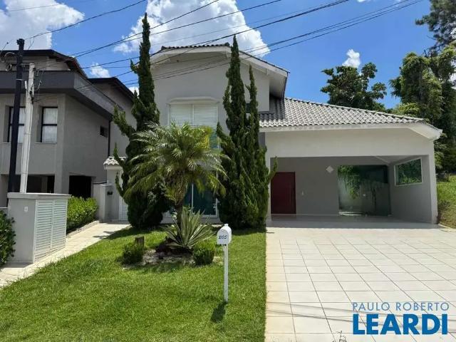 Casa / Sobrado em Condomínio para Locação em Santana de Parnaíba/SP Alphaville 4 Quartos