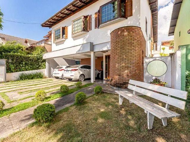 Casa / Sobrado em Condomínio para Locação em Santana de Parnaíba/SP Alphaville 4 Quartos