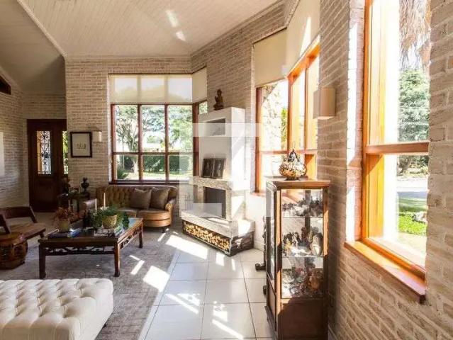 Casa / Sobrado em Condomínio para Locação em Santana de Parnaíba/SP Alphaville 4 Quartos