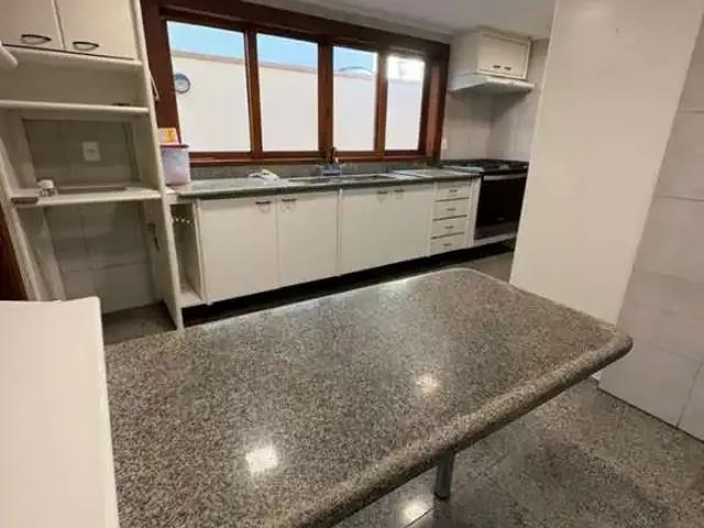 Casa / Sobrado em Condomínio para Locação em Santana de Parnaíba/SP Alphaville 4 Quartos