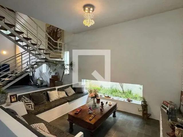 Casa / Sobrado em Condomínio para Locação em Santana de Parnaíba/SP Alphaville 4 Quartos