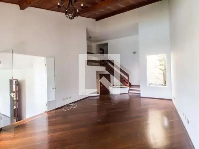 Casa / Sobrado em Condomínio para Locação em Santana de Parnaíba/SP Alphaville 4 Quartos