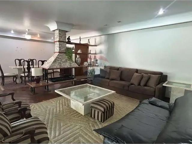 Casa / Sobrado em Condomínio para Locação em Santana de Parnaíba/SP Alphaville 4 Quartos